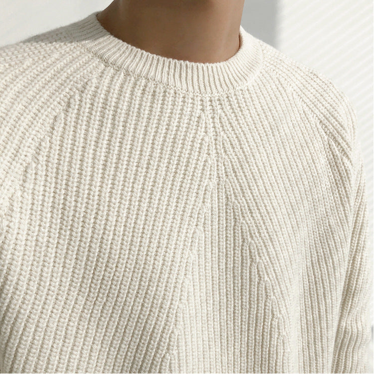 Round neck knitted sweater